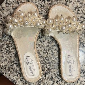 Pearls & rhinestone Sandals